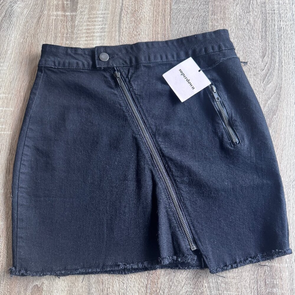 Superdown Black Demin Zipper Mini Skirt Zipper Pocket Fray Hem Size Large